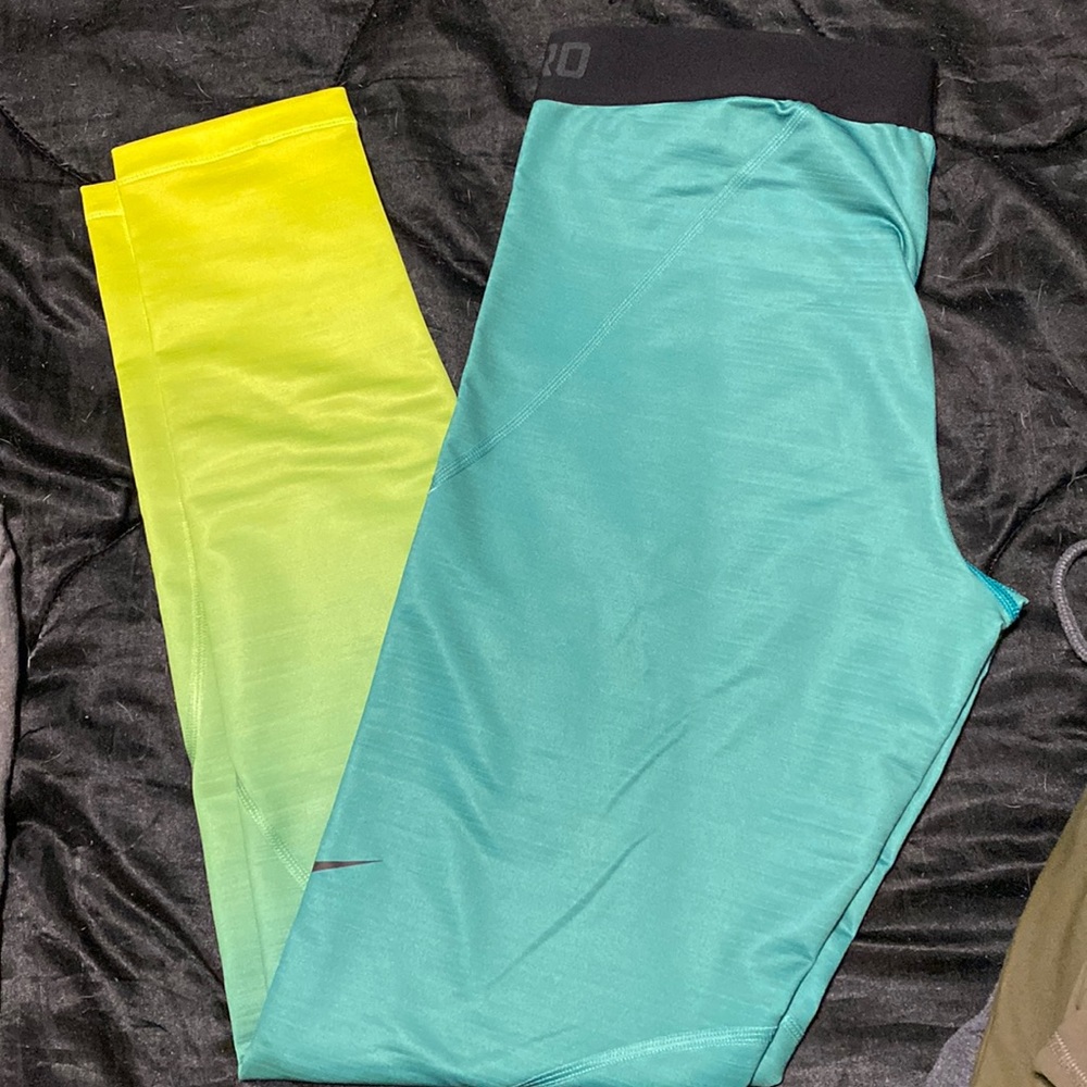 Women’s Nike pro hyper warm leggings